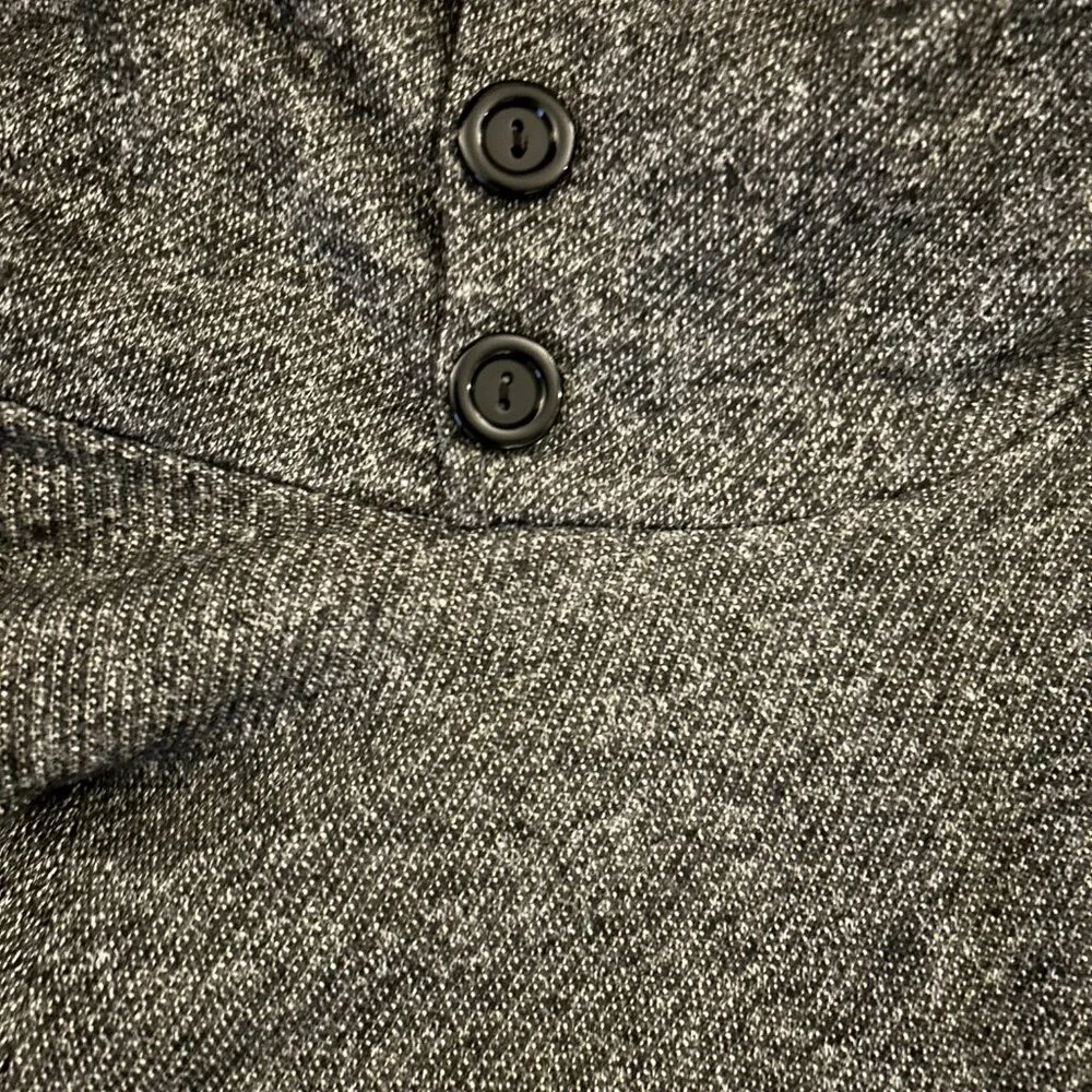 Beautiful Over Sized Cowlneck - Picture 3 of 5